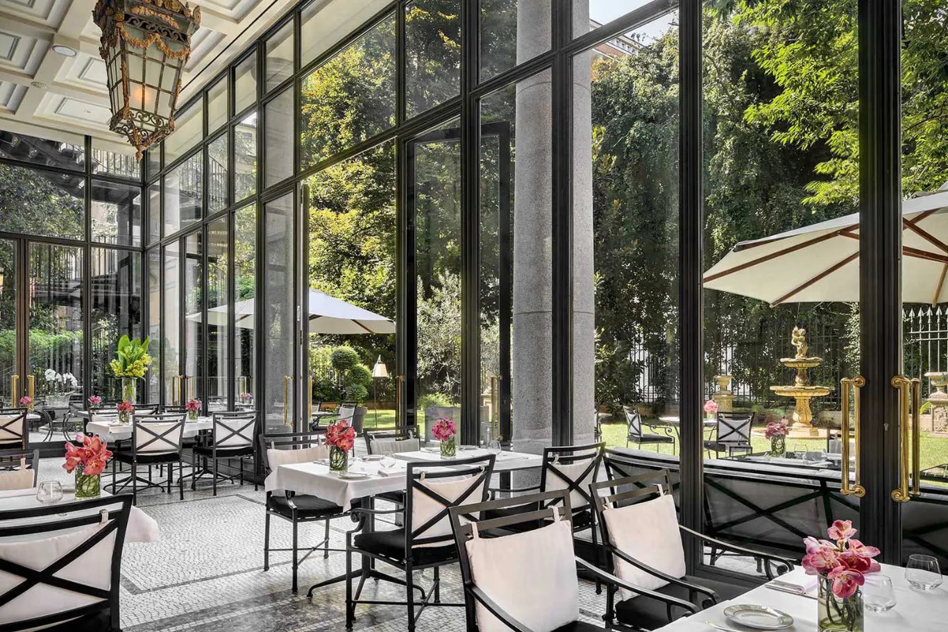 Top 10 Tips: How to Show Art in a Café and Restaurant in Milan